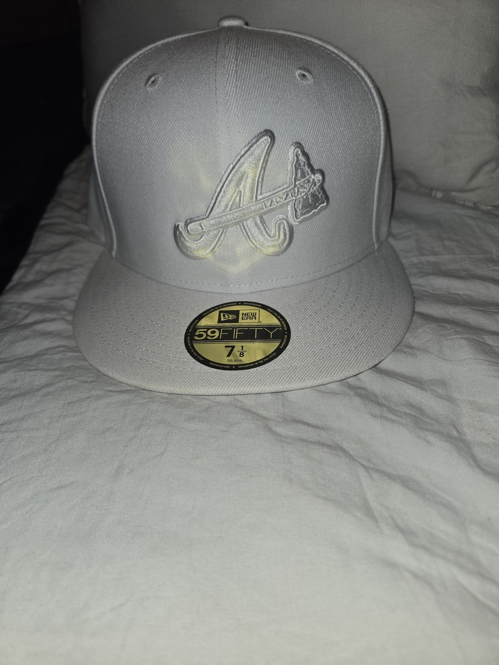 New Era 59FIFTY Atlanta Braves Fitted Hat 7 1/8 Whiteout - New With Tags